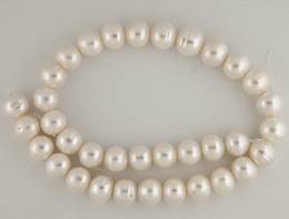Freshwater Pearl White 13mm to 15mm Button