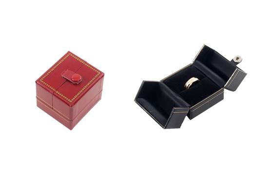 CLASSIC LEATHERETTE LARGE RING BOX 17763-BX